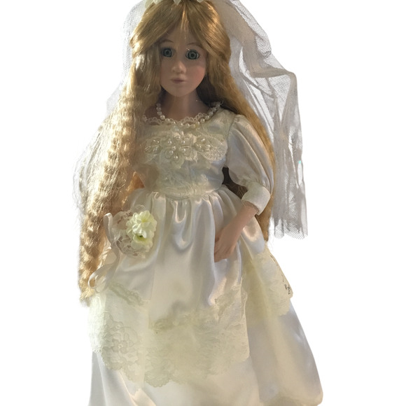 THE HERITAGE SIGNATURE COLLECTION Porcelain Bride Doll Veronica Wedding Day WDGV - Picture 1 of 14
